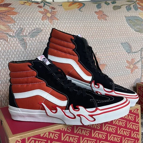 Vans Men’s
Sk8-Hi Flame VN0005UJGWP Sneakers - Picture 6 of 16